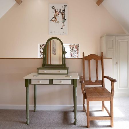 Pass The Keys Hare Cottage Wonderful Views And Parking Moreton-in-Marsh Zewnętrze zdjęcie